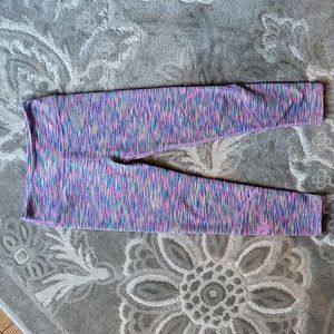 Very good used condition kids Roots athletic leggings, 5t